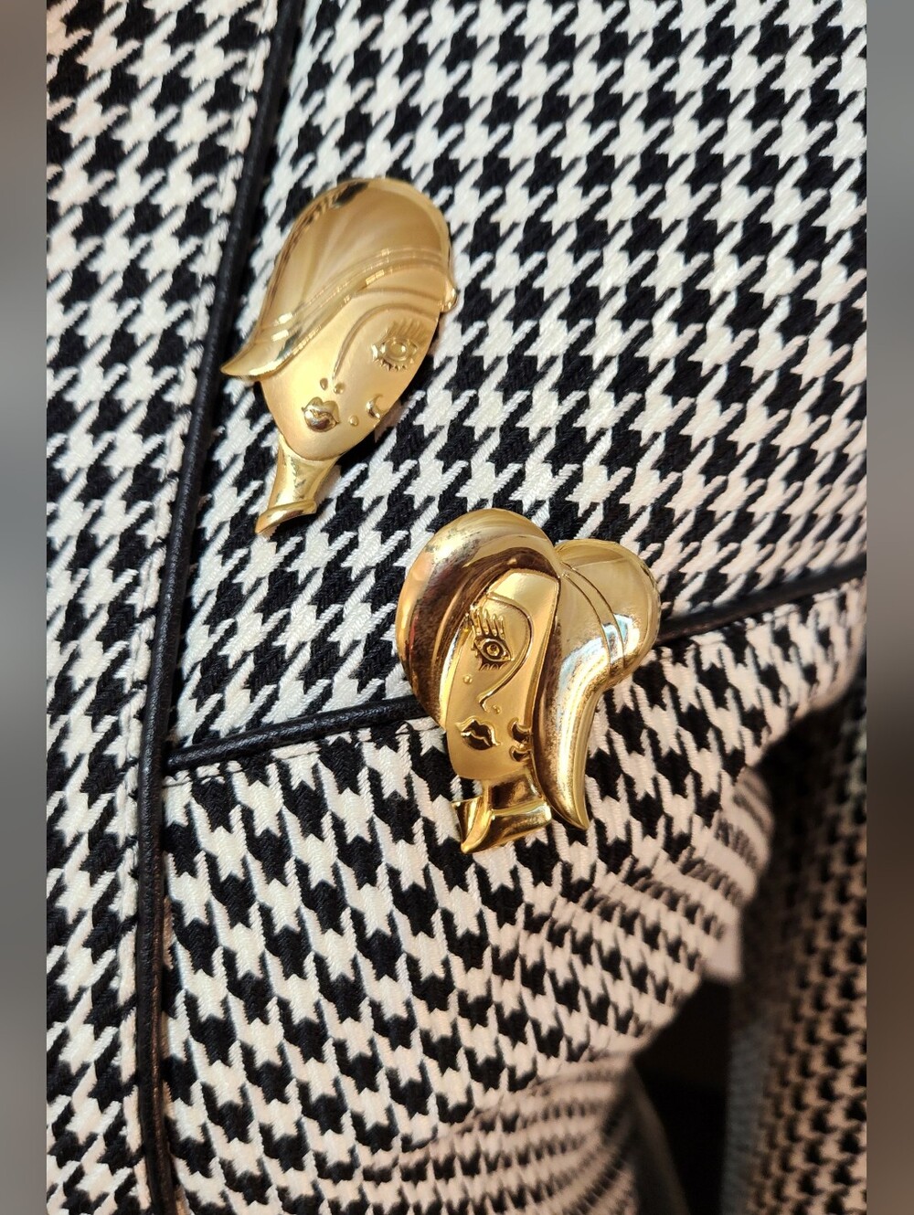 Gold Face Brooch Set - Artful Woman Motif
